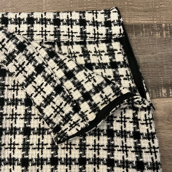 VILA Black and White Checkered Mini Skirt Sz 36 EUC - Picture 6 of 11